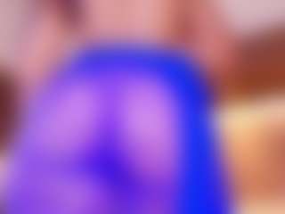 Live cam show with Kinsleybrown - Curly Hair on Camsoda