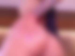 Live cam show with Kinsleybrown - Creamy on Camsoda