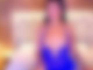 Live cam show with Kinsleybrown - Nipple Piercings on Camsoda