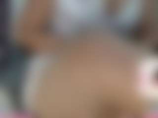 melanyscoot MILF webcam performer live streaming