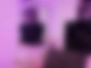 Live cam show with Perla-Cambell - Facial Piercings on AdultVida.com