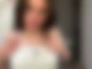 Live cam show with SerinaAmento - Green Eyes on anonymated.com