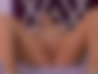 Sky Saenz's Live Sex Cam Show