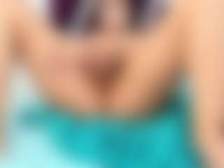 Live cam show with Sky Saenz - Cute on StripNow