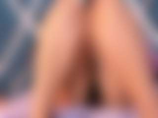 Live cam show with Sky Saenz - Camel Toe on studioflirtlive.com