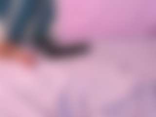 Live cam show with Sky Saenz - Blonde Hair on boobsie.com