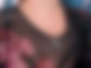 Live cam show with Sky Saenz - Camel Toe on Instabang