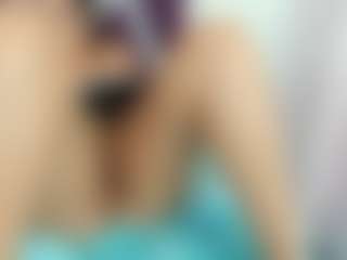 Sky Saenz's Live Sex Cam Show