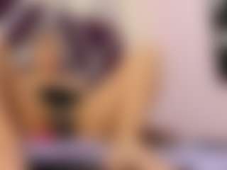 Live cam show with Sky Saenz - BBW on SpunkLive