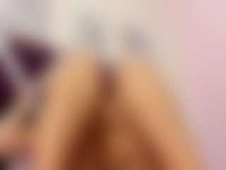 Live cam show with Sky Saenz - Camel Toe on Camsoda