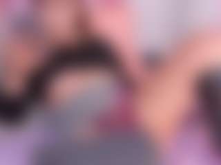 Sky Saenz's Live Sex Cam Show