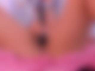 Live cam show with Sky Saenz - BBW on Camsoda
