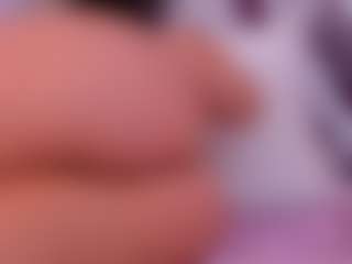 Live cam show with Sky Saenz - Public on Mixed Magazine Live