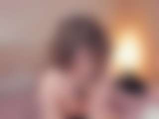 Live cam show with SunDeane - Brown Hair Petite on Dare Cams