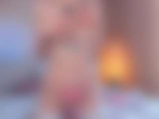 Live cam show with SunDeane - Normal on Cam Slut