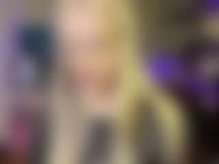 Live cam show with ToraMagid - Skinny on Camsoda