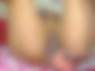 Live cam show with YESSYFOX - Double Penetration on Latina Girls