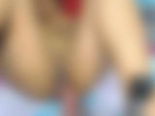 Live cam show with YESSYFOX - Interactivetoy on TeamSkeetLive