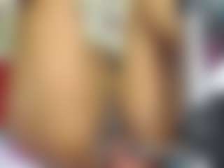 Live-camshow met YESSYFOX - Double Penetration op Camsoda