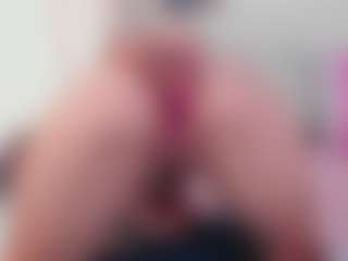 Adarha-low's Live Sex Cam Show
