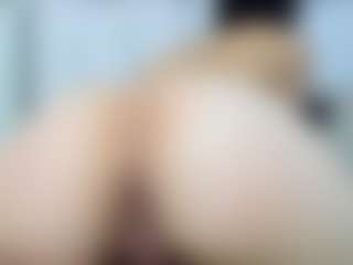Adarha-low's Live Sex Cam Show