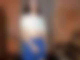 Live cam show with Zara - Genital Piercings on AdultVida.com