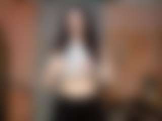 Live cam show with Zara - Nipple Piercings on livesuperchat.net