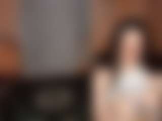 Live cam show with Zara - Petite on Spunkpage
