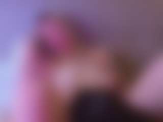 Live cam show with AveriRigby - Fingering on Fling VIP Chat