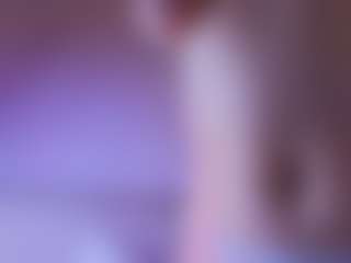 Live cam show with AveriRigby - White Blonde Hair on luckytryst.com | united states