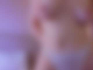 Live cam show with AveriRigby - Blonde Hair Blowjob on testsause.com