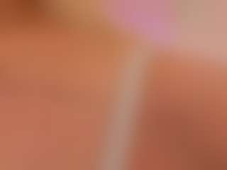 Live cam show with AveriRigby - Facial on PervPlay.com