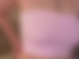 Live cam show with AveriRigby - Solo on Camsoda