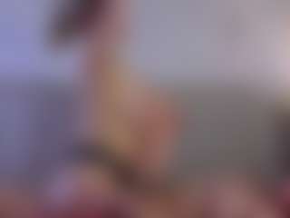 Live cam show with AveriRigby - Dildo Or Vibrator on Free Soda