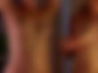 Live cam show with AveriRigby - Blonde Hair on TastyBlacksLive