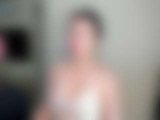 evelyne-xx's Live Sex Cam Show