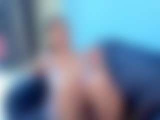 evelyne-xx's Live Sex Cam Show