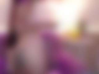 Live cam show with Briana - Tittyfuck on StripNow