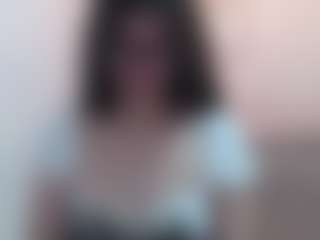 Live cam show with Kailee-Ch - Petite on Sex Cam Show