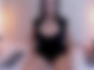 Katuff MILF webcam performer live streaming