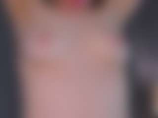Live cam show with Chenier - Nipple Piercings on CamSodaAdn