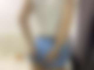 Live cam show with Lina - Green Eyes on Livezox