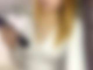Live cam show with Lina - Petite on Hubzter Live