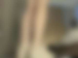 Live cam show with Stella-Colli - Striptease on Hubzter Live