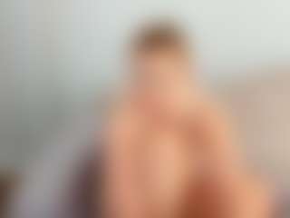 Live cam show with Stellla - Blonde Hair on Pornisteam.com