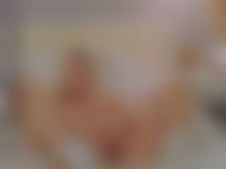 Live cam show with Stellla - Busty on Hubzter Live