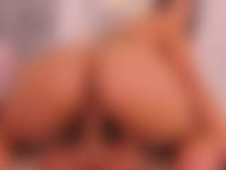 Live cam show with zharia-lux25 - Nipple Piercings on Camsoda