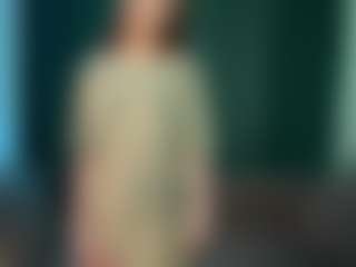 Live cam show with Val - Facial on liverealitysex.com