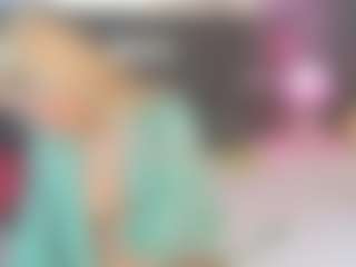 Live cam show with CriistyBloom - Blonde Hair on live18s.com