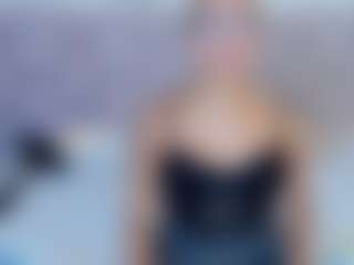 Live cam show with CriistyBloom - Blonde Hair on eurowanks.com